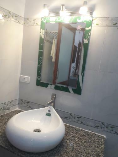 Hotel Kh�ch S?n Ng?c H�n