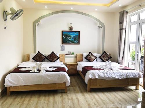 Hotel Kh�ch S?n T�nh Ph�t