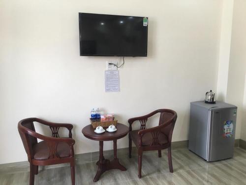 Hotel Kh�ch S?n T�nh Ph�t