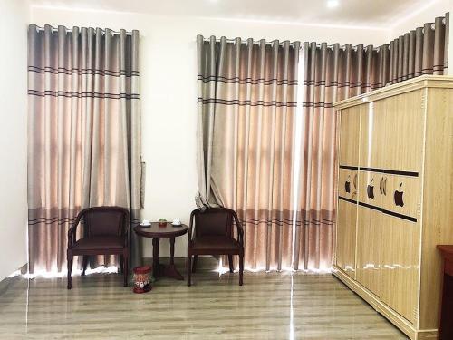 Hotel Kh�ch S?n T�nh Ph�t