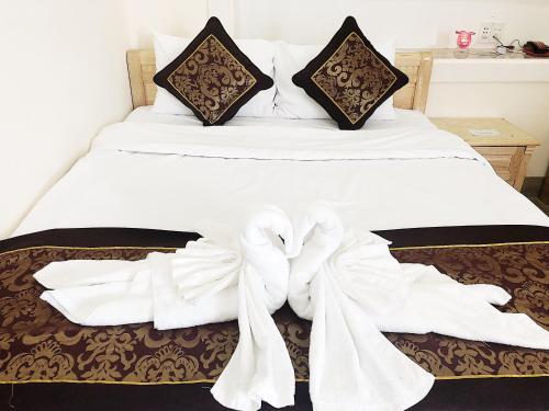 Hotel Kh�ch S?n T�nh Ph�t