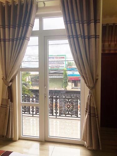 Hotel Kh�ch S?n T�nh Ph�t