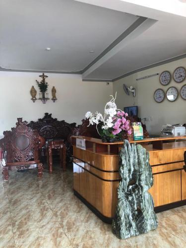 Hotel Kh�ch S?n T�nh Ph�t