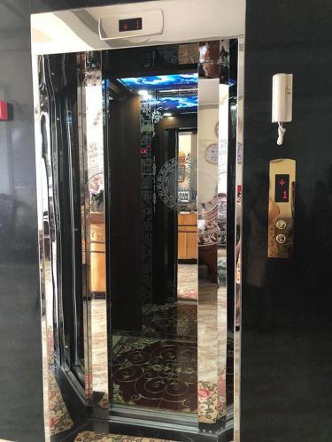 Hotel Kh�ch S?n T�nh Ph�t