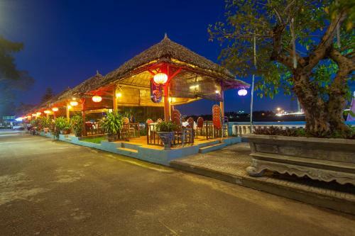My Tra Riverside Hotel