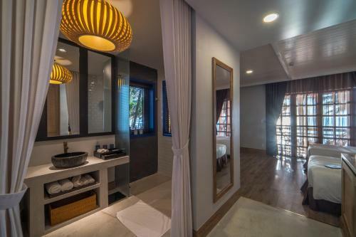 Hotel L'azure Resort And Spa