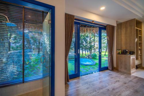 Hotel L'azure Resort And Spa