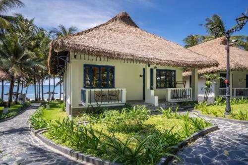 Hotel L'azure Resort And Spa
