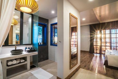 Hotel L'azure Resort And Spa