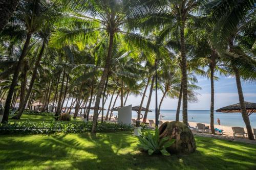 Hotel L'azure Resort And Spa