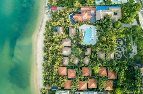 Hotel L'azure Resort And Spa