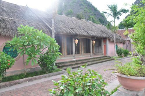 Vietnamese Ancient Village- Lang Viet Co Hotel