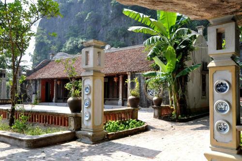Vietnamese Ancient Village- Lang Viet Co Hotel