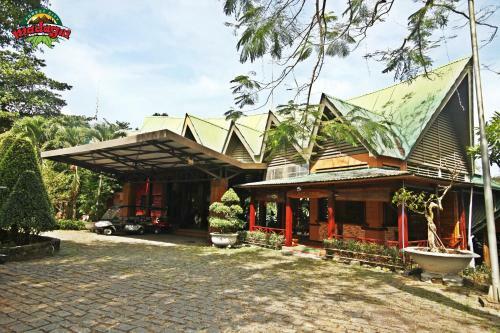 Hotel Madagui Forest City
