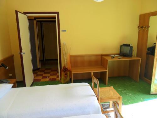 Hotel Albergo Motel Dosd�