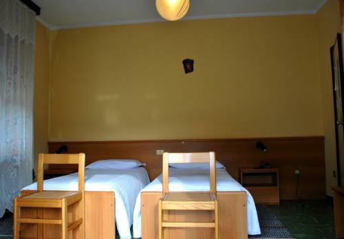 Hotel Albergo Motel Dosd�