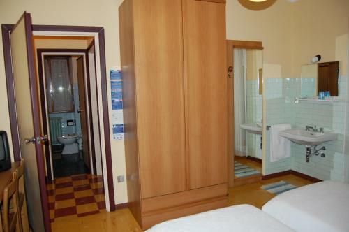 Hotel Albergo Motel Dosd�