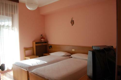 Hotel Albergo Motel Dosd�