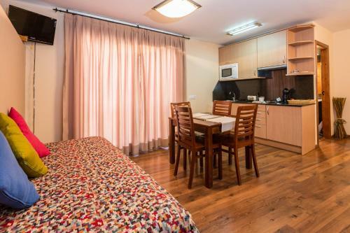 Aparthotel L`estan�a De L`era