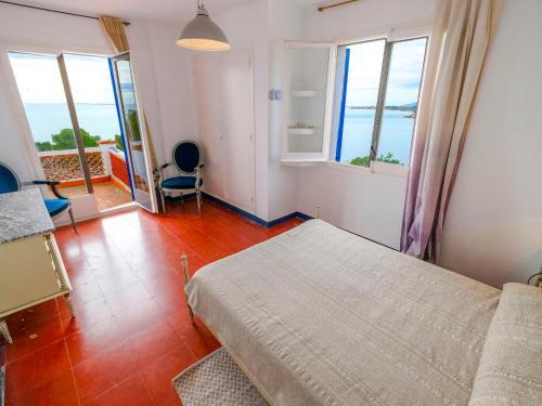 Holiday Home Mas Del Guix� L'ametlla De Mar