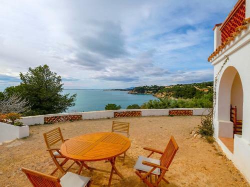 Holiday Home Mas Del Guix� L'ametlla De Mar