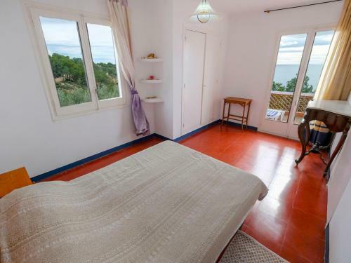 Holiday Home Mas Del Guix� L'ametlla De Mar