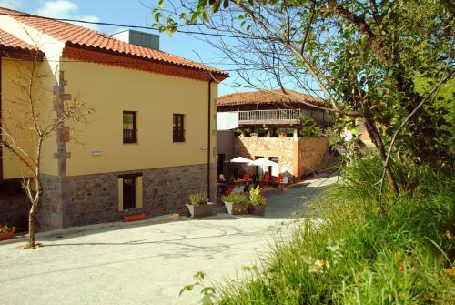 Hotel El Lacayo De Sestiello