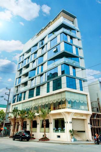Tu Son Luxury Hotel