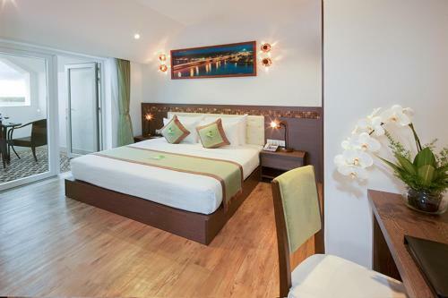 Hotel Ben Tre Riverside Resort