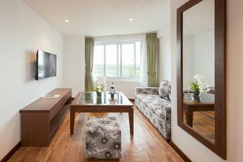 Hotel Ben Tre Riverside Resort