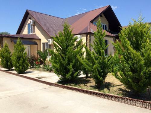 Hostal Uyut Guest House