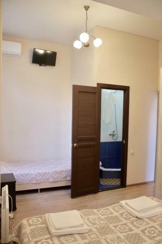 Hostal Guesthouse On Voronova 86