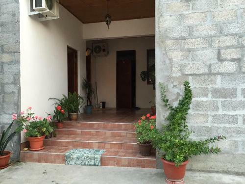 Hostal Guest House Family