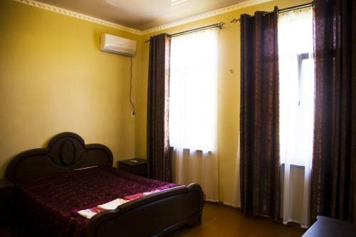Hostal Guest House On Abzhuiskoe Shosse 42
