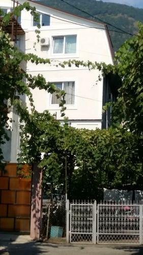 Hostal Kalina Guest House