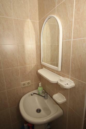 Hostal Holiday Home Afinia