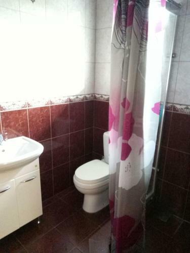 Hostal Guest House San Tina
