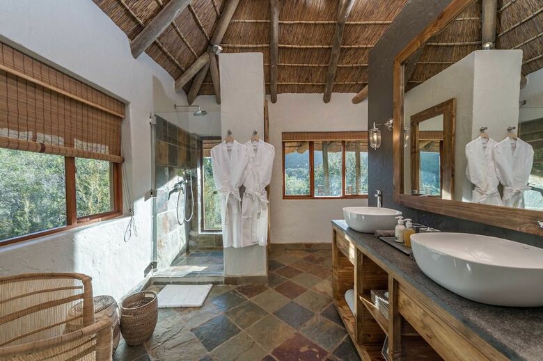 Hotel Inzolo Exclusive Game Lodge