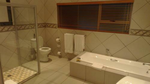 Woodridge Palms Boutique Hotel