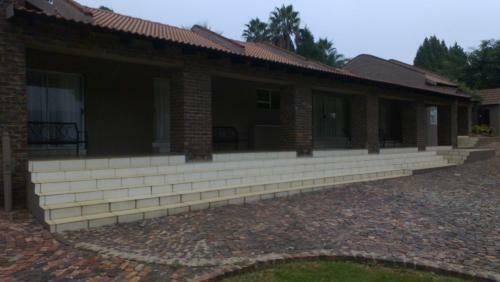 Woodridge Palms Boutique Hotel