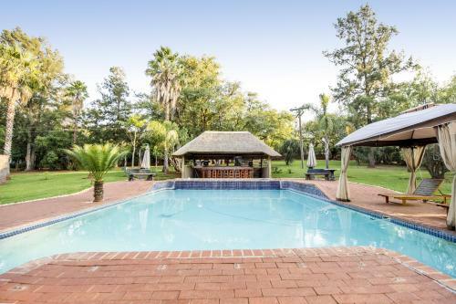 Woodridge Palms Boutique Hotel