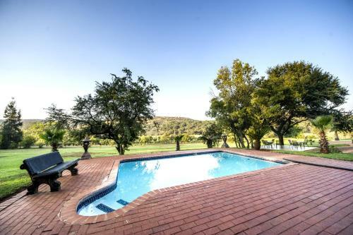 Woodridge Palms Boutique Hotel