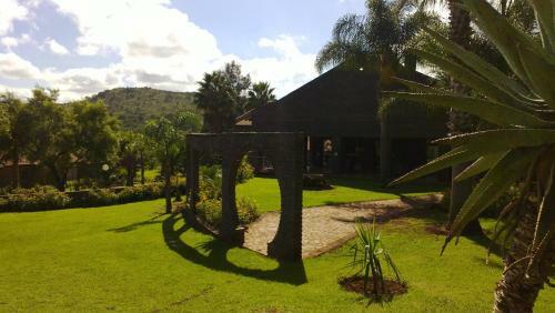 Woodridge Palms Boutique Hotel