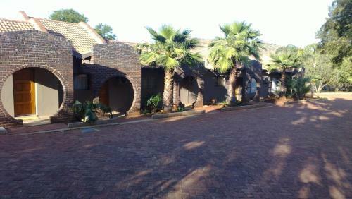 Woodridge Palms Boutique Hotel