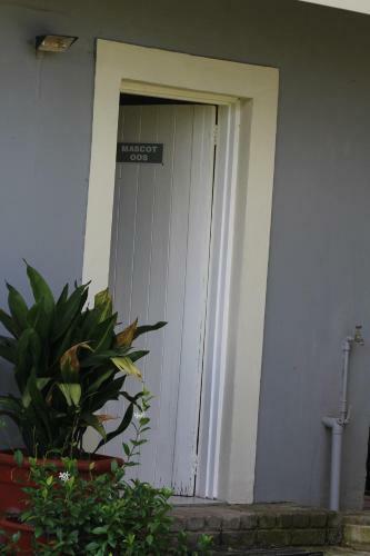 Hostal Mascot Guesthouse