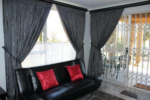 Hostal Waterfront Guest House