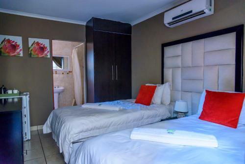 Hostal Hlulani Guest House