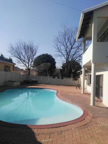 Hostal L-pack Guesthouse
