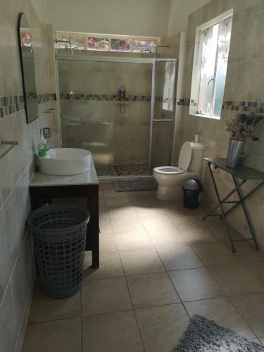 Hostal Africas Eden Too