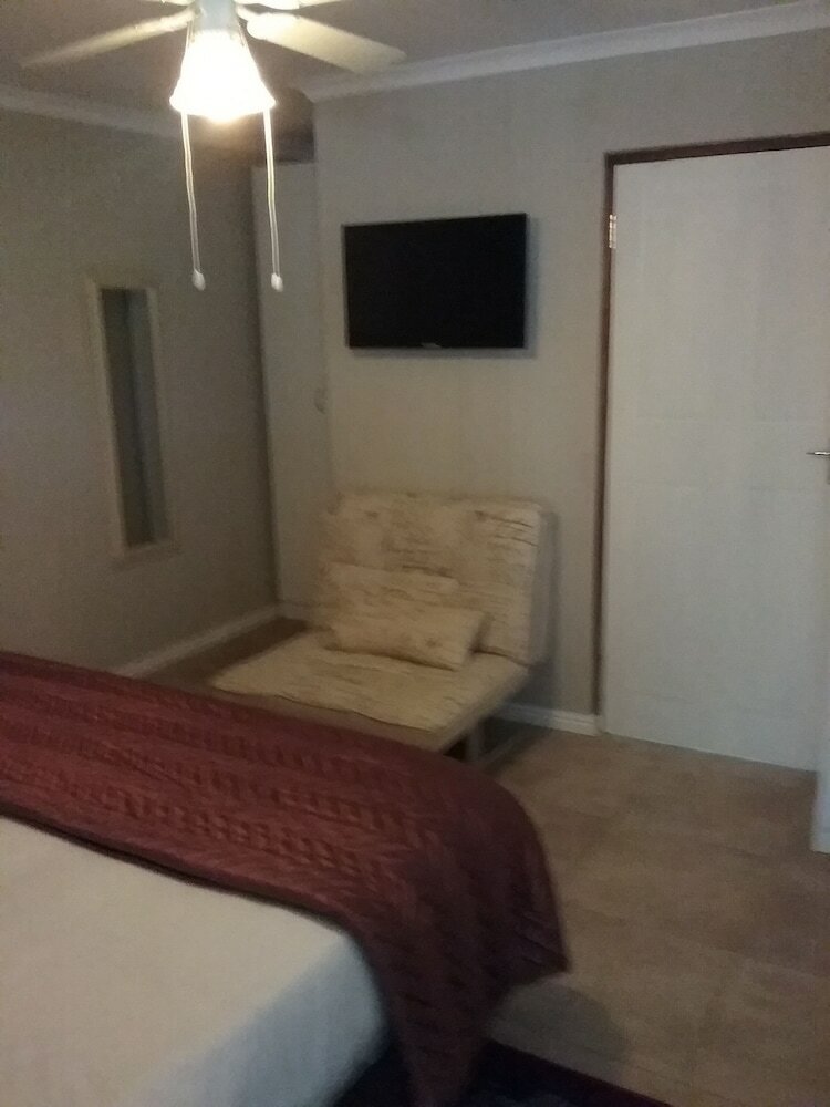 41 On Cedar Bed And Breakfast
